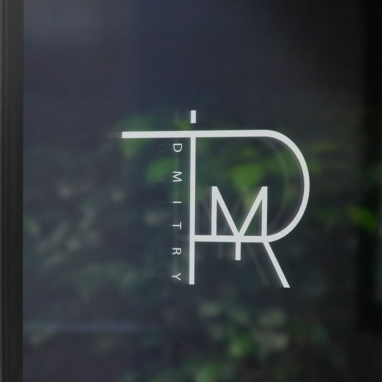 handwritten signature initials DR for dimitry