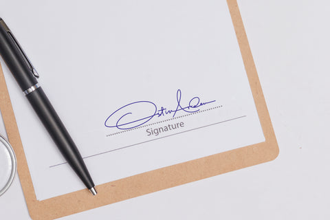 Gefälschte Unterschrift: Unterschriftenfälschung erklärt