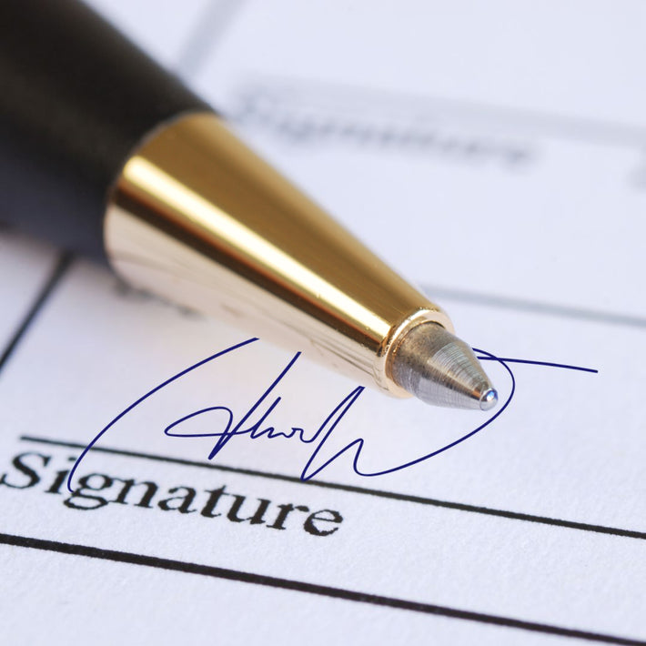 blå handskriven signatur